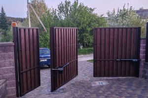Ворота распашные с зашивкой металлоштакетник — фото 2